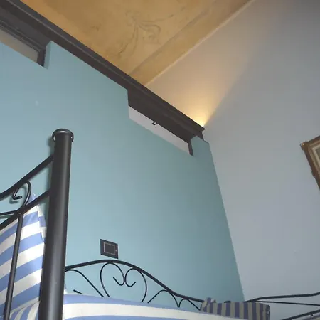 Madama Cristina Bed & Breakfast *