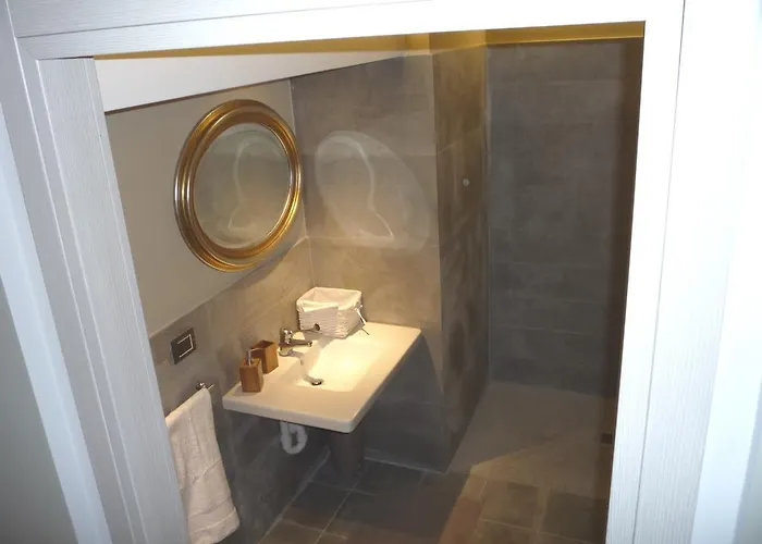 Madama Cristina Bed & Breakfast *