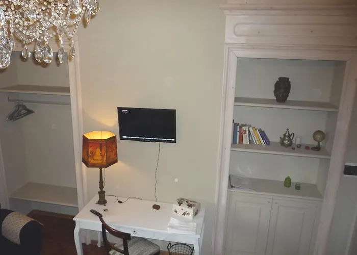 Madama Cristina Bed & Breakfast *