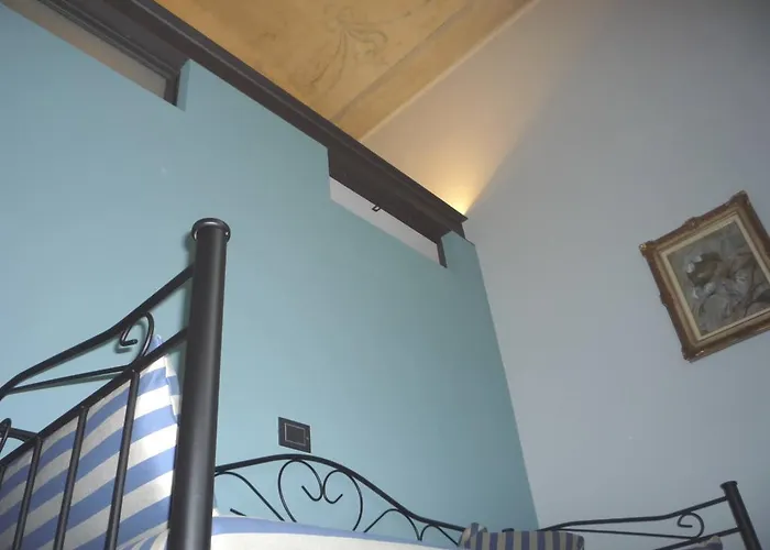 Madama Cristina Bed & Breakfast *