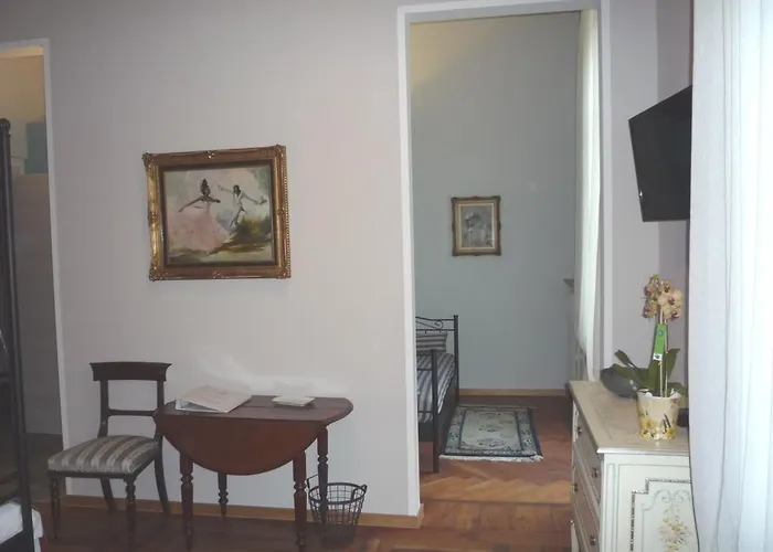 Madama Cristina Bed & Breakfast Bed & Breakfast