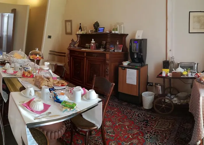 Madama Cristina Bed & Breakfast *