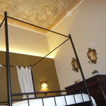 Madama Cristina Bed & Breakfast